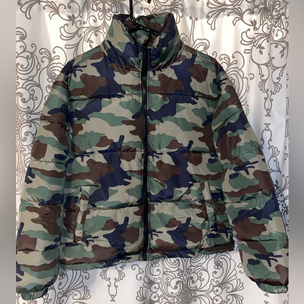 Forever 21 Camo puffer jacket